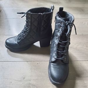 Womens 8.5 black boots zigi sohi